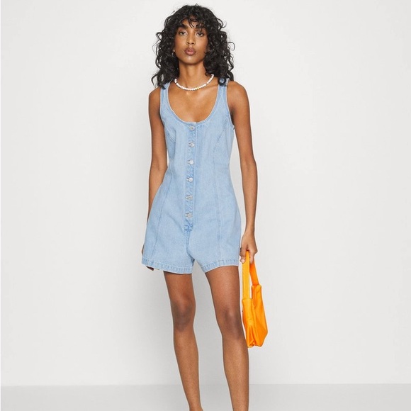 New Levi’s Denim Romper overalls Shorts - Picture 2 of 10